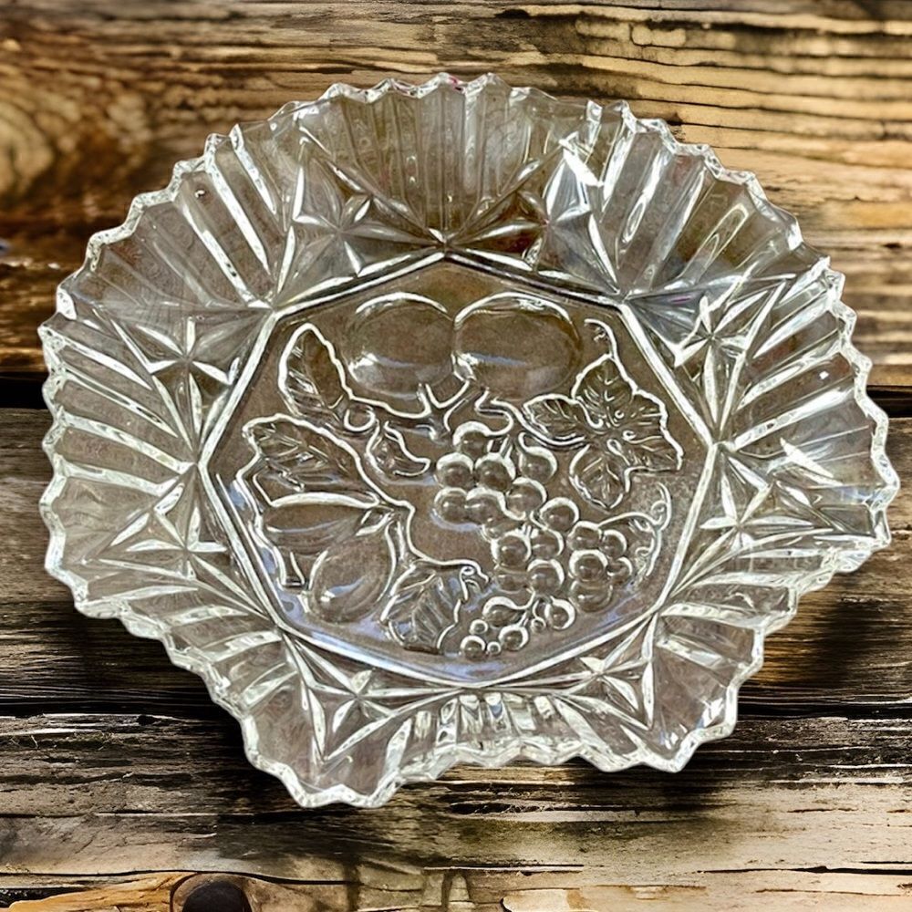 Vintage Federal Glass Pioneer Pressed Fruit Clear Crimped Round Glass Bowl